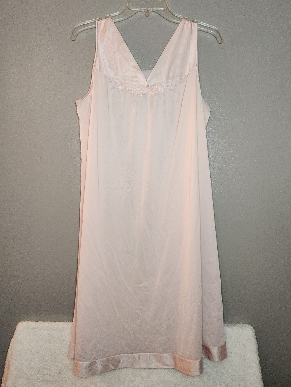 Vintage Vanity Fair Light Pink Nylon Nightgown Size Large